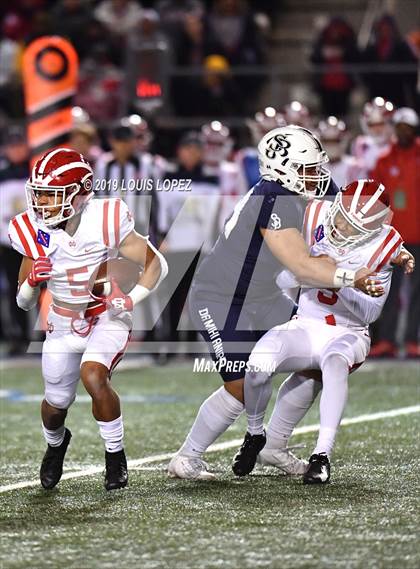 Thumbnail 3 in Mater Dei vs. St. John Bosco (CIF SS DIV 1 Championship Final) photogallery.