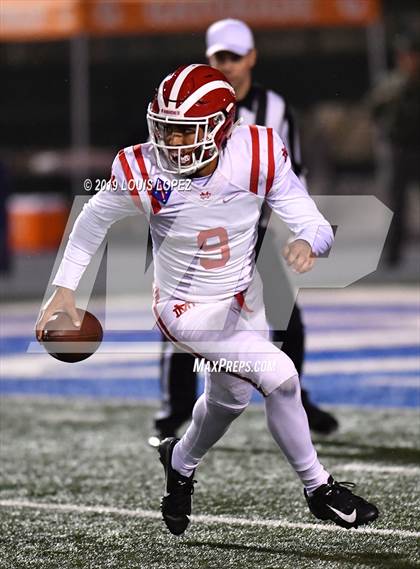 Thumbnail 2 in Mater Dei vs. St. John Bosco (CIF SS DIV 1 Championship Final) photogallery.