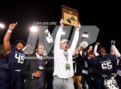 Thumbnail 3 in Mater Dei vs. St. John Bosco (CIF SS DIV 1 Championship Final) photogallery.