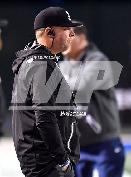 Thumbnail 2 in Mater Dei vs. St. John Bosco (CIF SS DIV 1 Championship Final) photogallery.