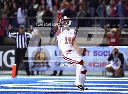 Thumbnail 3 in Mater Dei vs. St. John Bosco (CIF SS DIV 1 Championship Final) photogallery.
