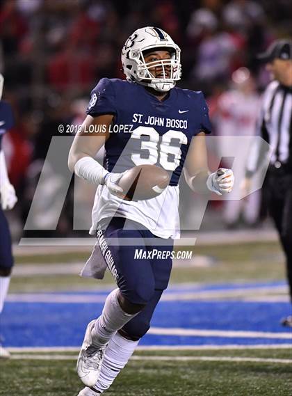 Thumbnail 3 in Mater Dei vs. St. John Bosco (CIF SS DIV 1 Championship Final) photogallery.