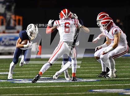 Thumbnail 2 in Mater Dei vs. St. John Bosco (CIF SS DIV 1 Championship Final) photogallery.