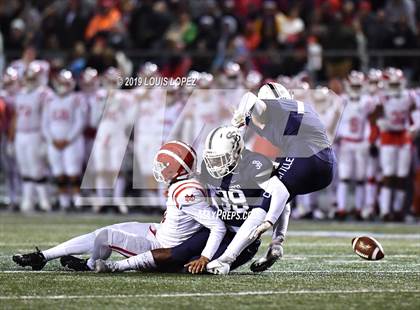 Thumbnail 3 in Mater Dei vs. St. John Bosco (CIF SS DIV 1 Championship Final) photogallery.