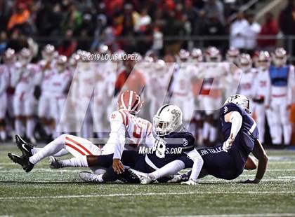 Thumbnail 2 in Mater Dei vs. St. John Bosco (CIF SS DIV 1 Championship Final) photogallery.