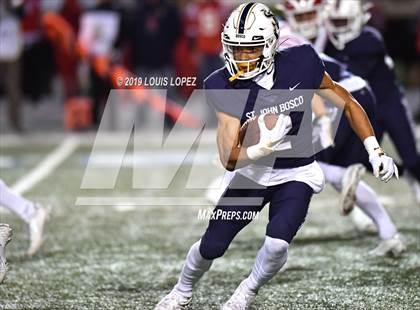 Thumbnail 2 in Mater Dei vs. St. John Bosco (CIF SS DIV 1 Championship Final) photogallery.