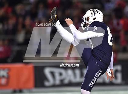 Thumbnail 1 in Mater Dei vs. St. John Bosco (CIF SS DIV 1 Championship Final) photogallery.