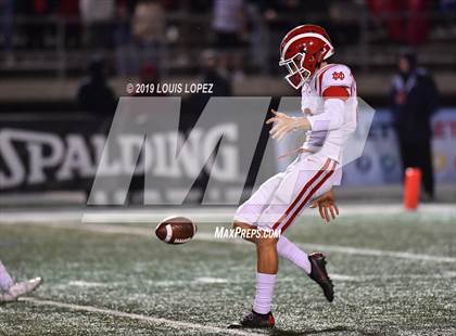 Thumbnail 2 in Mater Dei vs. St. John Bosco (CIF SS DIV 1 Championship Final) photogallery.
