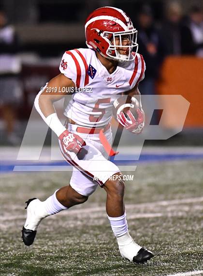 Thumbnail 2 in Mater Dei vs. St. John Bosco (CIF SS DIV 1 Championship Final) photogallery.