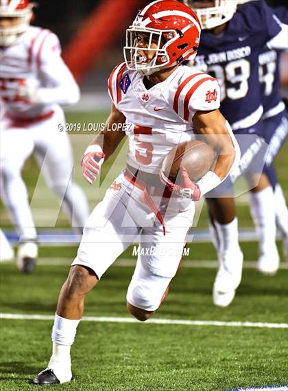 Thumbnail 1 in Mater Dei vs. St. John Bosco (CIF SS DIV 1 Championship Final) photogallery.
