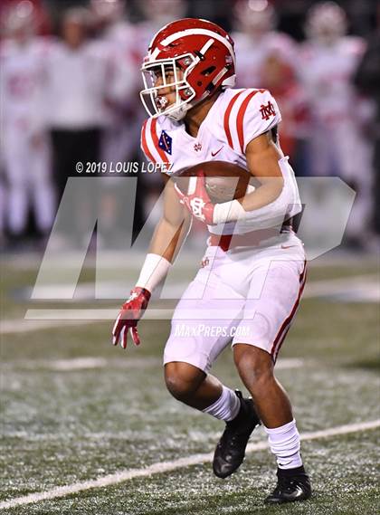 Thumbnail 3 in Mater Dei vs. St. John Bosco (CIF SS DIV 1 Championship Final) photogallery.