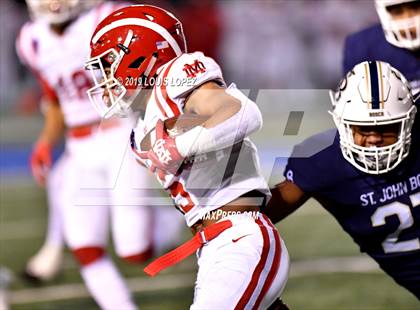 Thumbnail 1 in Mater Dei vs. St. John Bosco (CIF SS DIV 1 Championship Final) photogallery.