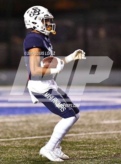 Thumbnail 2 in Mater Dei vs. St. John Bosco (CIF SS DIV 1 Championship Final) photogallery.