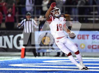 Thumbnail 1 in Mater Dei vs. St. John Bosco (CIF SS DIV 1 Championship Final) photogallery.