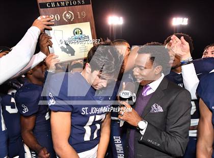 Thumbnail 2 in Mater Dei vs. St. John Bosco (CIF SS DIV 1 Championship Final) photogallery.