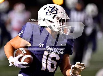 Thumbnail 2 in Mater Dei vs. St. John Bosco (CIF SS DIV 1 Championship Final) photogallery.