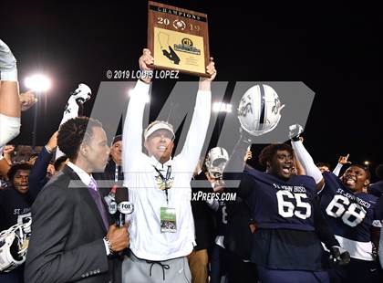 Thumbnail 2 in Mater Dei vs. St. John Bosco (CIF SS DIV 1 Championship Final) photogallery.