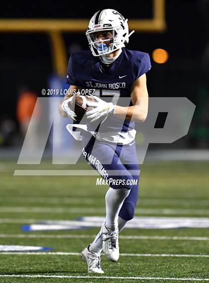 Thumbnail 2 in Mater Dei vs. St. John Bosco (CIF SS DIV 1 Championship Final) photogallery.