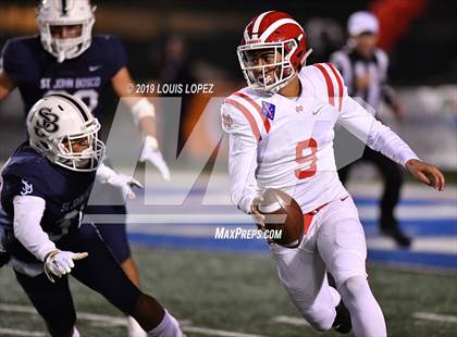 Thumbnail 3 in Mater Dei vs. St. John Bosco (CIF SS DIV 1 Championship Final) photogallery.