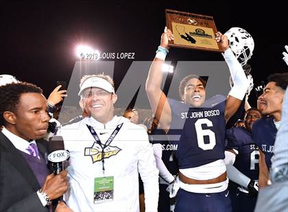 Thumbnail 2 in Mater Dei vs. St. John Bosco (CIF SS DIV 1 Championship Final) photogallery.