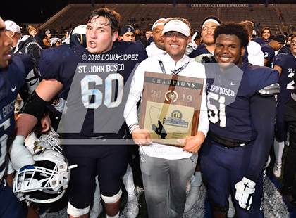 Thumbnail 2 in Mater Dei vs. St. John Bosco (CIF SS DIV 1 Championship Final) photogallery.