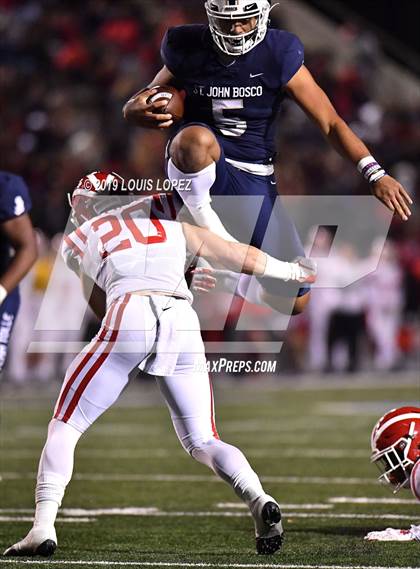Thumbnail 3 in Mater Dei vs. St. John Bosco (CIF SS DIV 1 Championship Final) photogallery.