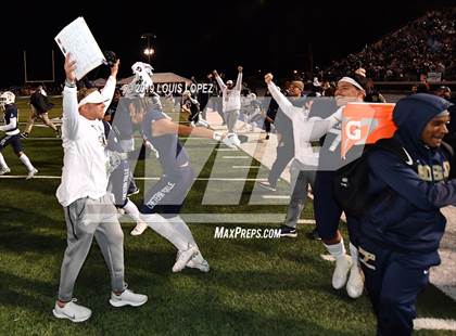 Thumbnail 2 in Mater Dei vs. St. John Bosco (CIF SS DIV 1 Championship Final) photogallery.