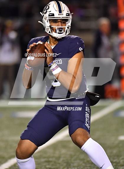 Thumbnail 3 in Mater Dei vs. St. John Bosco (CIF SS DIV 1 Championship Final) photogallery.