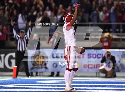 Thumbnail 2 in Mater Dei vs. St. John Bosco (CIF SS DIV 1 Championship Final) photogallery.