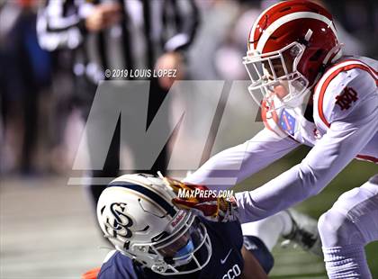 Thumbnail 2 in Mater Dei vs. St. John Bosco (CIF SS DIV 1 Championship Final) photogallery.