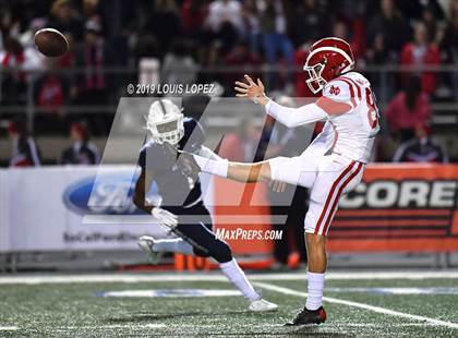 Thumbnail 1 in Mater Dei vs. St. John Bosco (CIF SS DIV 1 Championship Final) photogallery.