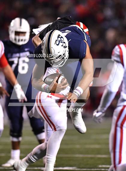 Thumbnail 1 in Mater Dei vs. St. John Bosco (CIF SS DIV 1 Championship Final) photogallery.