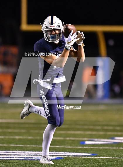 Thumbnail 1 in Mater Dei vs. St. John Bosco (CIF SS DIV 1 Championship Final) photogallery.
