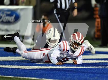 Thumbnail 2 in Mater Dei vs. St. John Bosco (CIF SS DIV 1 Championship Final) photogallery.