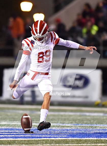 Thumbnail 1 in Mater Dei vs. St. John Bosco (CIF SS DIV 1 Championship Final) photogallery.