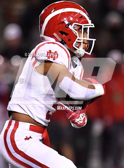Thumbnail 3 in Mater Dei vs. St. John Bosco (CIF SS DIV 1 Championship Final) photogallery.