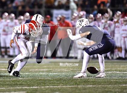 Thumbnail 1 in Mater Dei vs. St. John Bosco (CIF SS DIV 1 Championship Final) photogallery.