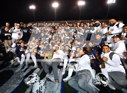 Thumbnail 3 in Mater Dei vs. St. John Bosco (CIF SS DIV 1 Championship Final) photogallery.