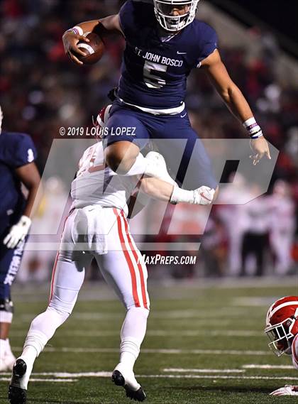 Thumbnail 1 in Mater Dei vs. St. John Bosco (CIF SS DIV 1 Championship Final) photogallery.