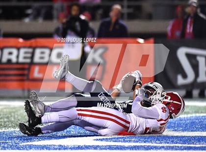 Thumbnail 1 in Mater Dei vs. St. John Bosco (CIF SS DIV 1 Championship Final) photogallery.
