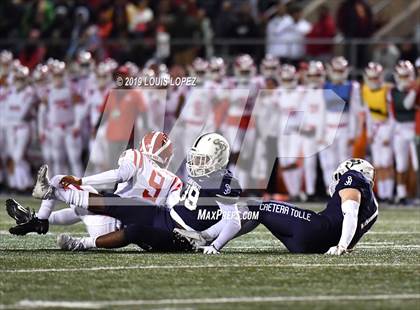 Thumbnail 3 in Mater Dei vs. St. John Bosco (CIF SS DIV 1 Championship Final) photogallery.