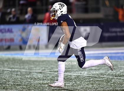 Thumbnail 3 in Mater Dei vs. St. John Bosco (CIF SS DIV 1 Championship Final) photogallery.