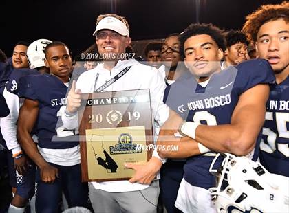 Thumbnail 2 in Mater Dei vs. St. John Bosco (CIF SS DIV 1 Championship Final) photogallery.