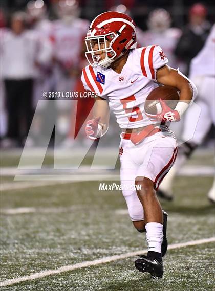 Thumbnail 2 in Mater Dei vs. St. John Bosco (CIF SS DIV 1 Championship Final) photogallery.