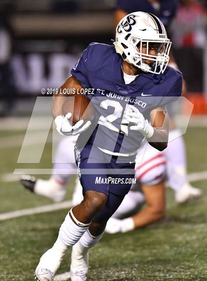 Thumbnail 1 in Mater Dei vs. St. John Bosco (CIF SS DIV 1 Championship Final) photogallery.