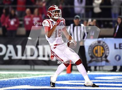 Thumbnail 2 in Mater Dei vs. St. John Bosco (CIF SS DIV 1 Championship Final) photogallery.