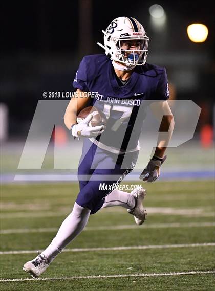 Thumbnail 3 in Mater Dei vs. St. John Bosco (CIF SS DIV 1 Championship Final) photogallery.