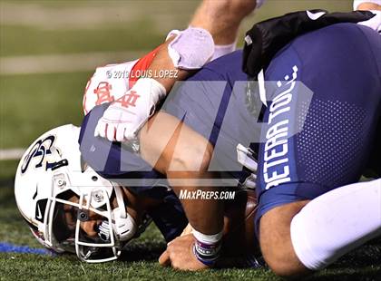 Thumbnail 2 in Mater Dei vs. St. John Bosco (CIF SS DIV 1 Championship Final) photogallery.