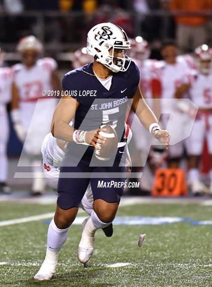Thumbnail 2 in Mater Dei vs. St. John Bosco (CIF SS DIV 1 Championship Final) photogallery.