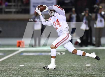 Thumbnail 1 in Mater Dei vs. St. John Bosco (CIF SS DIV 1 Championship Final) photogallery.
